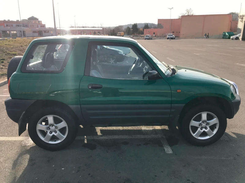 Toyota Rav4, снимка 4 - Автомобили и джипове - 48905395