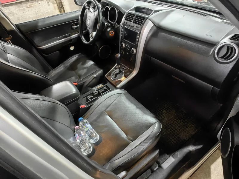 Suzuki Vitara 2.7I GAZ 200KC, снимка 8 - Автомобили и джипове - 53044823