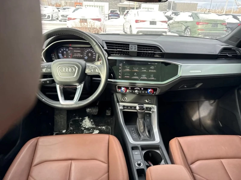 Audi Q3 * Komfort * CARFAX * БЕЗ ПЪРВОНАЧАЛНА ВНОСКА, снимка 9 - Автомобили и джипове - 53102548