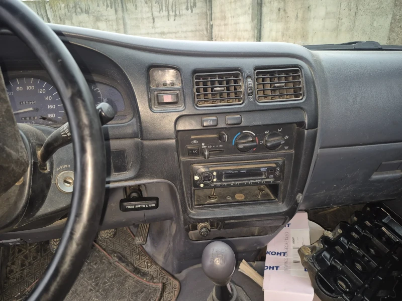 Toyota Hilux, снимка 7 - Автомобили и джипове - 53270480