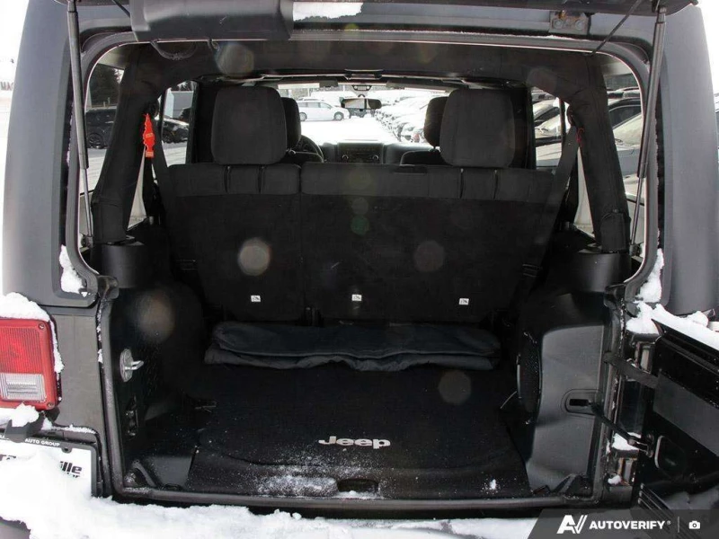 Jeep Wrangler * Sahara * CARFAX * ЦЕНА ДО БГ, снимка 11 - Автомобили и джипове - 53335977