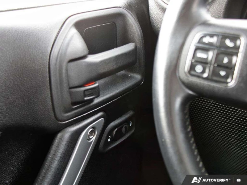 Jeep Wrangler * Sahara * CARFAX * ЦЕНА ДО БГ, снимка 17 - Автомобили и джипове - 53335977