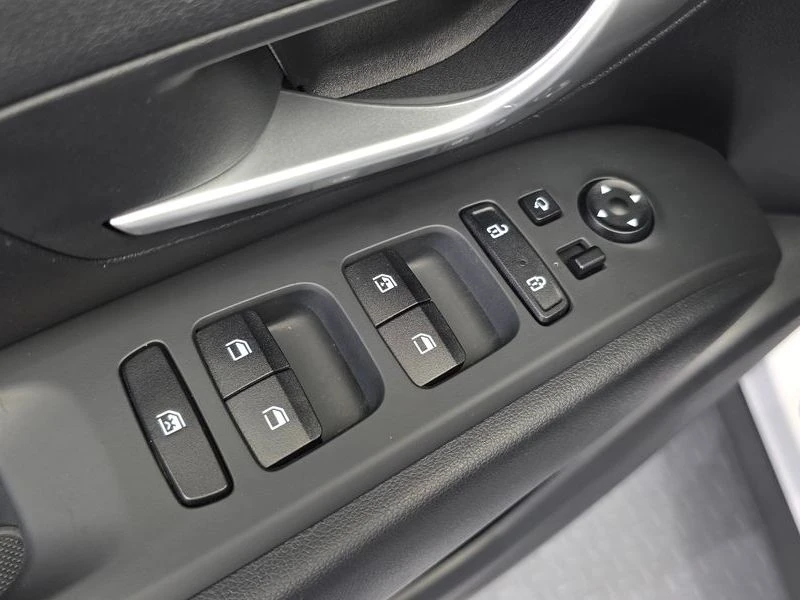 Hyundai Tucson Diesel 2.0 4WD| 136к.с.| ВКЛ.ТЕХНОТЕСТ, снимка 13 - Автомобили и джипове - 55147852