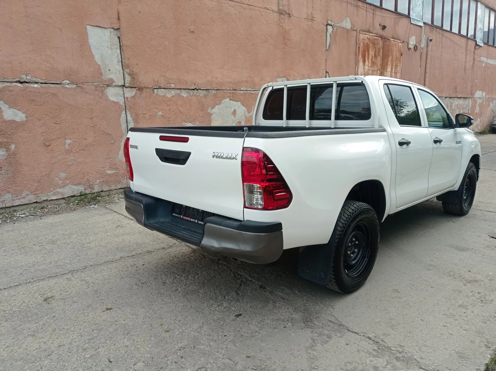 Toyota Hilux 2.4D4D - изображение 4