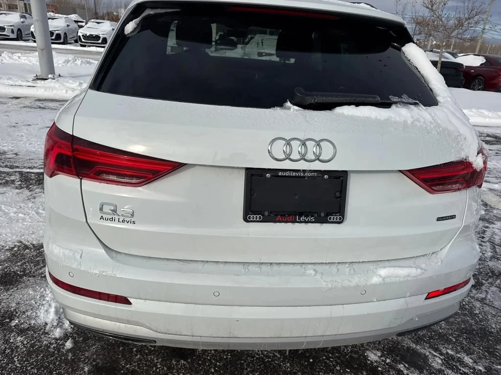 Audi Q3 * Komfort * CARFAX * БЕЗ ПЪРВОНАЧАЛНА ВНОСКА - изображение 4