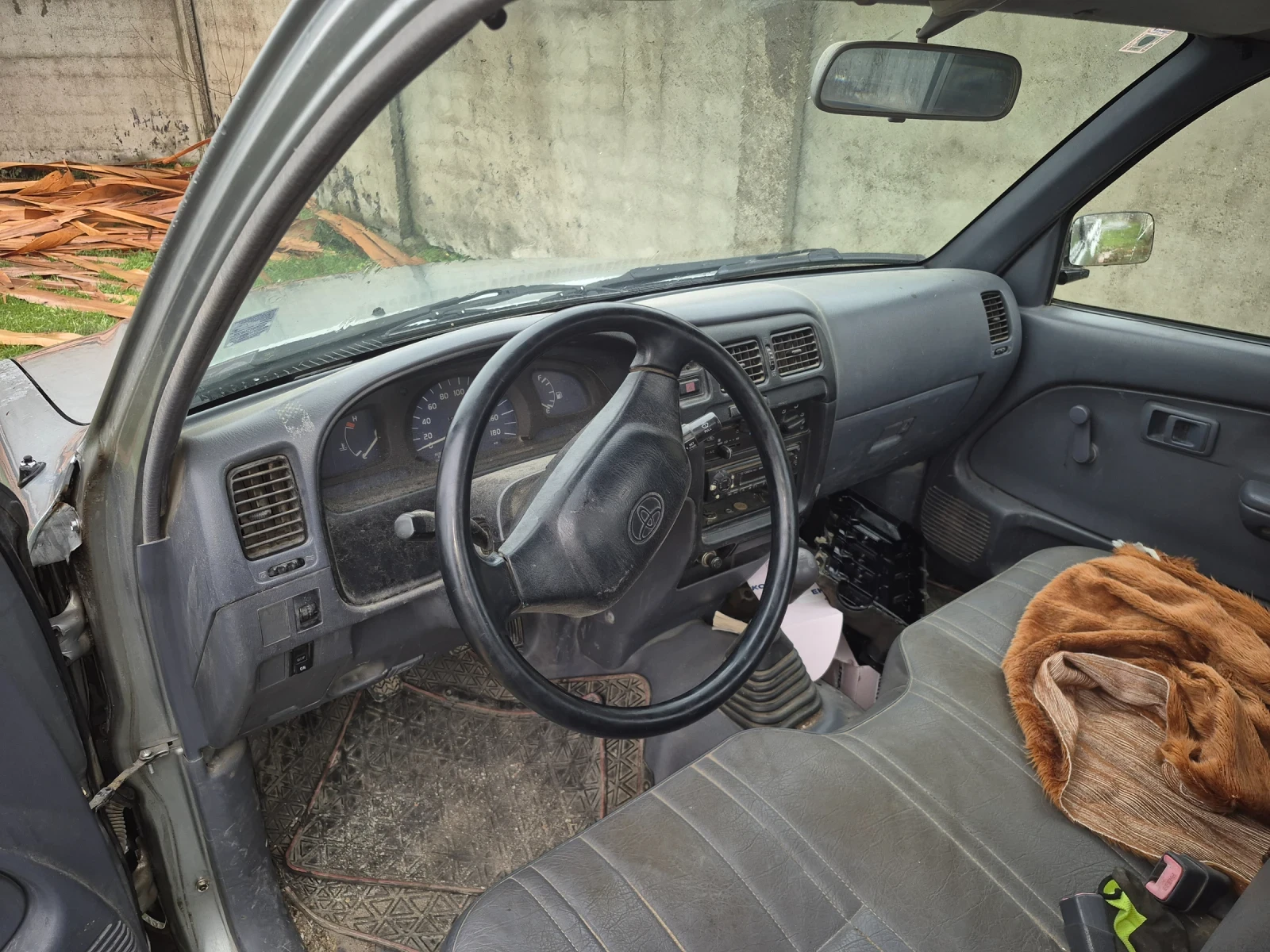 Toyota Hilux  - изображение 8