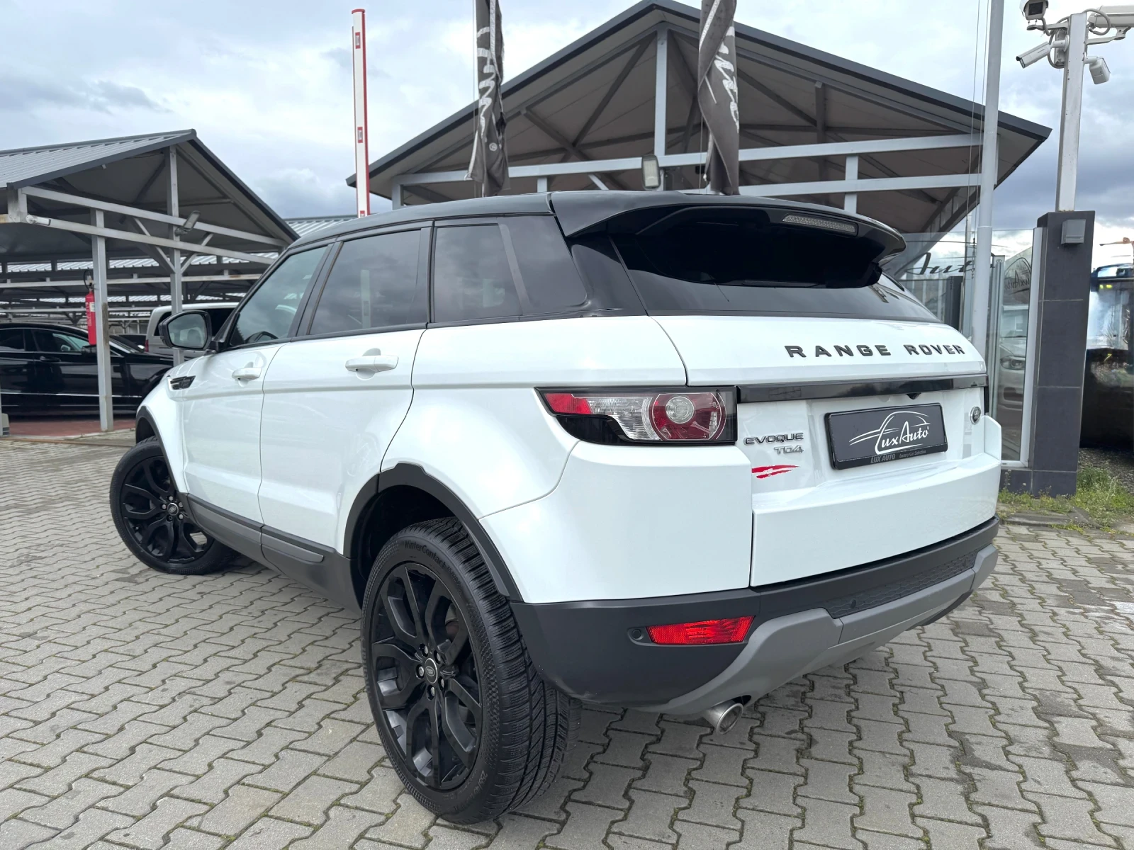 Land Rover Range Rover Evoque 2.2d#BRITISH EDIT#9-СКОРОСТИ#MERIDIAN#CAMERA, снимка 4 - Автомобили и джипове - 54035112