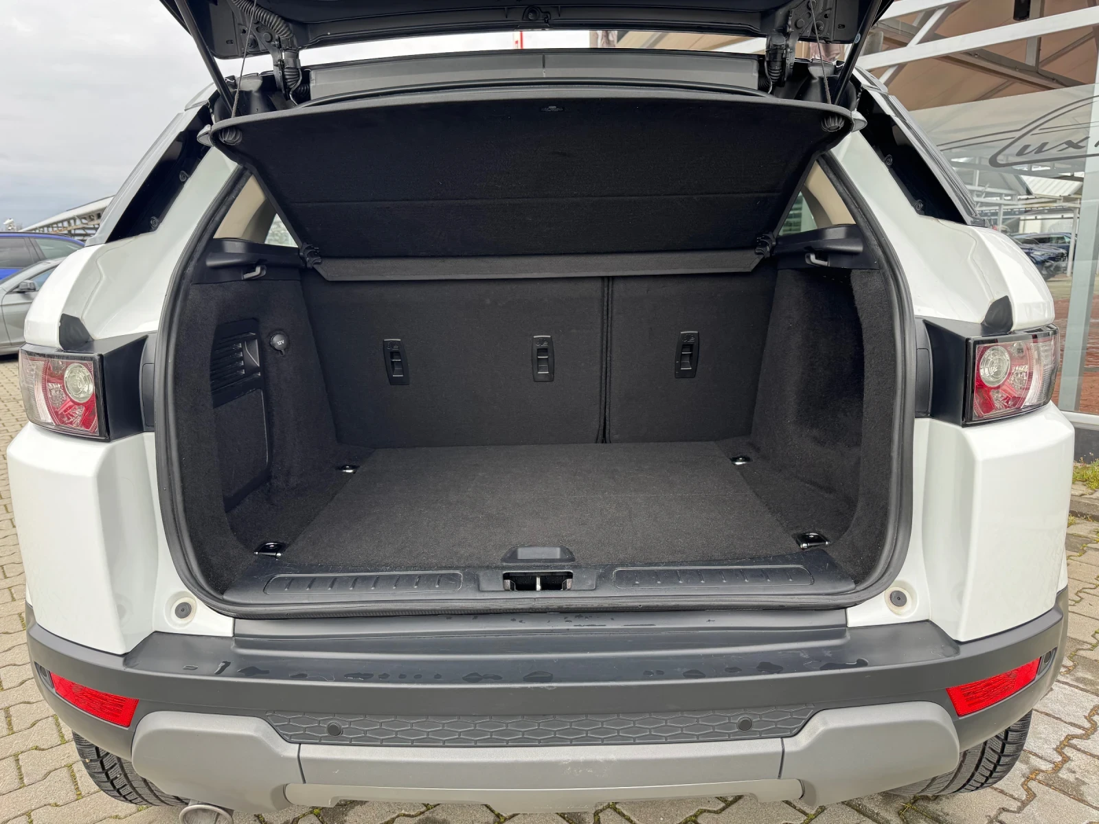 Land Rover Range Rover Evoque 2.2d#BRITISH EDIT#9-СКОРОСТИ#MERIDIAN#CAMERA, снимка 14 - Автомобили и джипове - 54035112