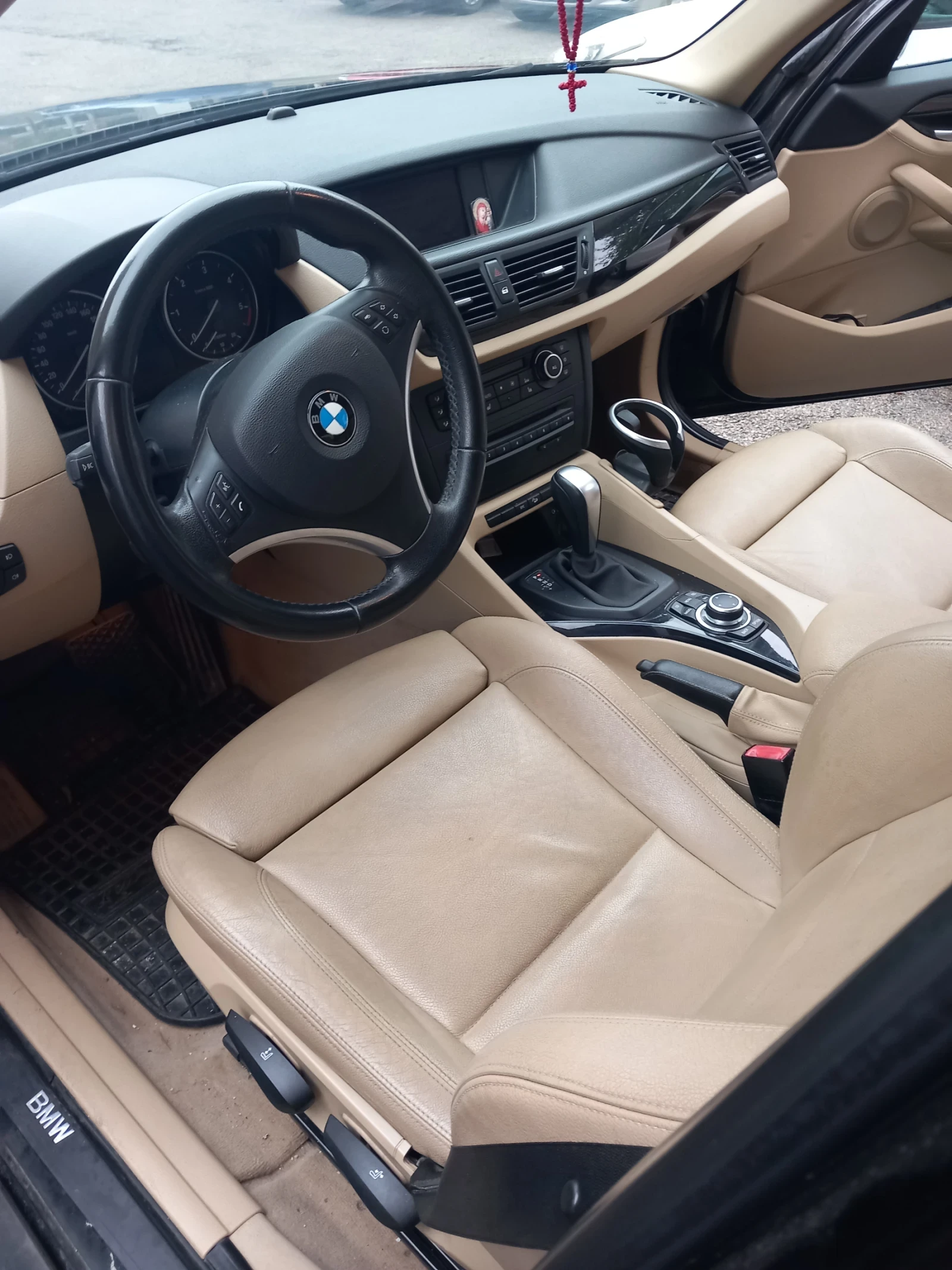 BMW X1, снимка 14 - Автомобили и джипове - 54341086