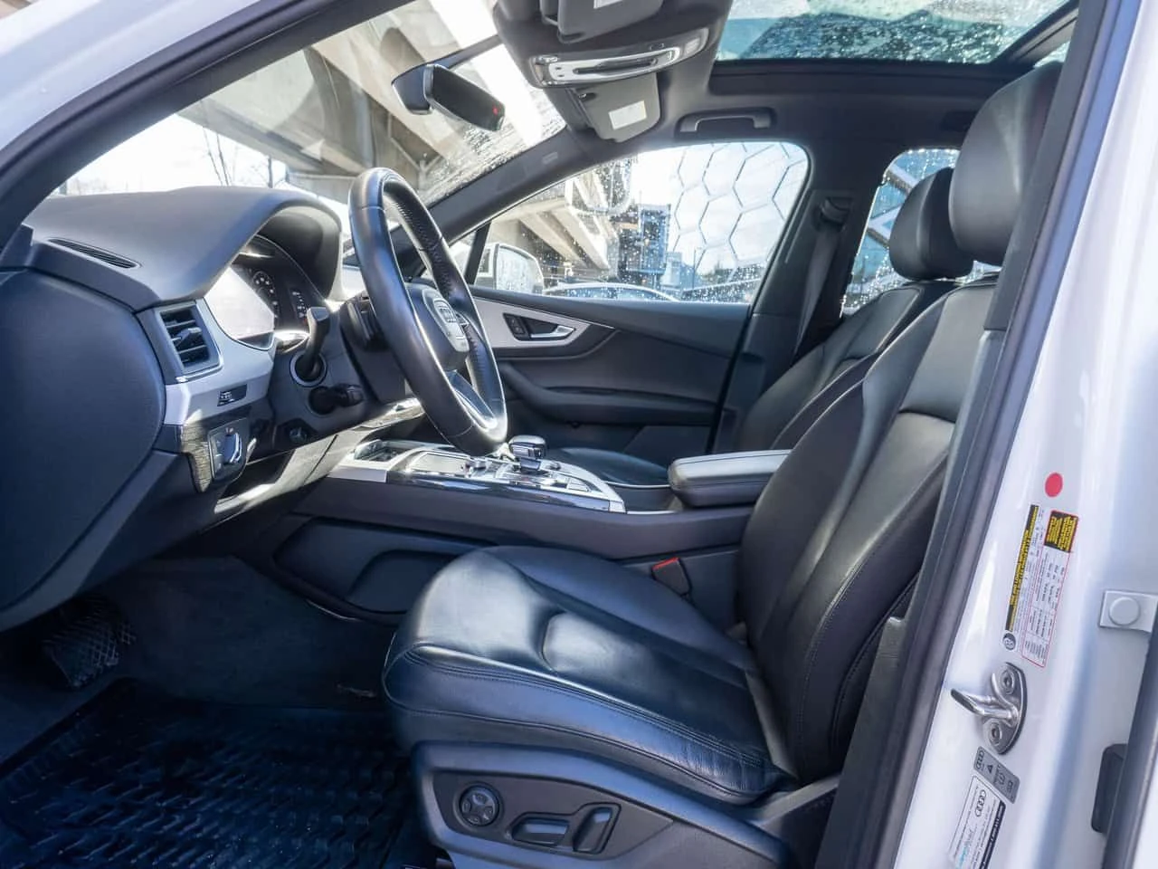 Audi Q7 55TFSI S-Line * Фиксирана цена до БГ * CARFAX * , снимка 11 - Автомобили и джипове - 54595380