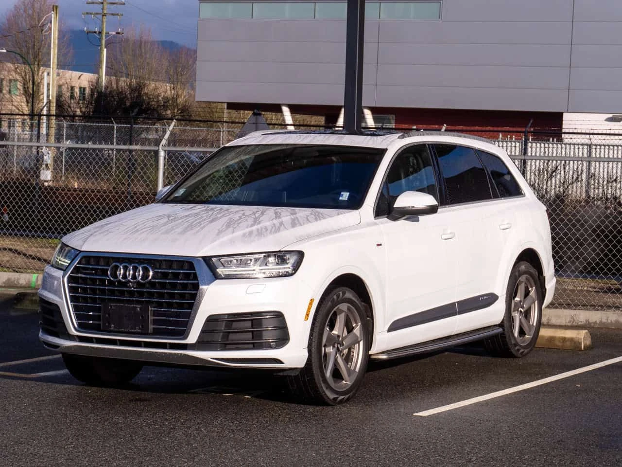Audi Q7 55TFSI S-Line * Фиксирана цена до БГ * CARFAX * 