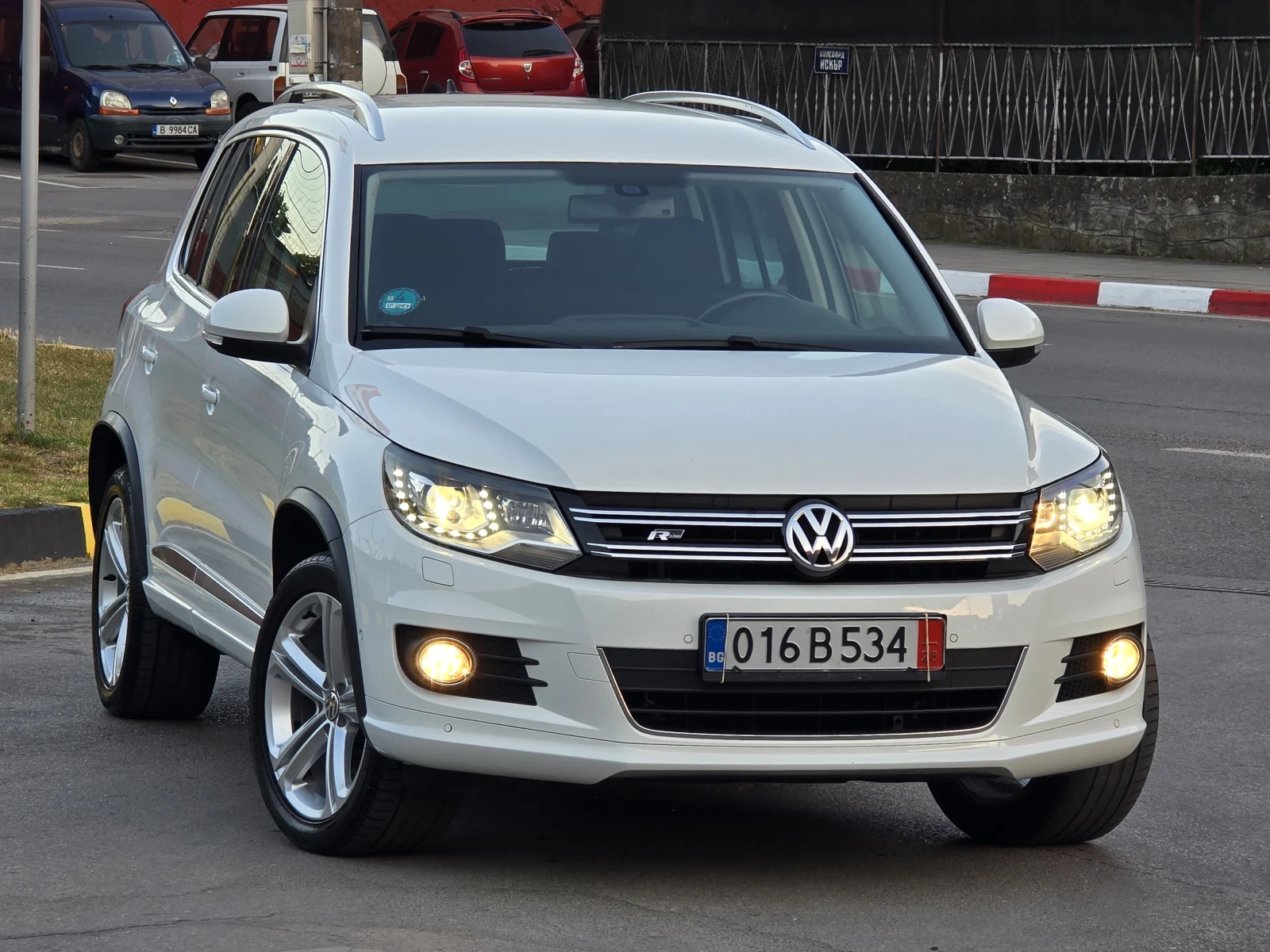 VW Tiguan Топ състояние само на 174 км. Реални. 