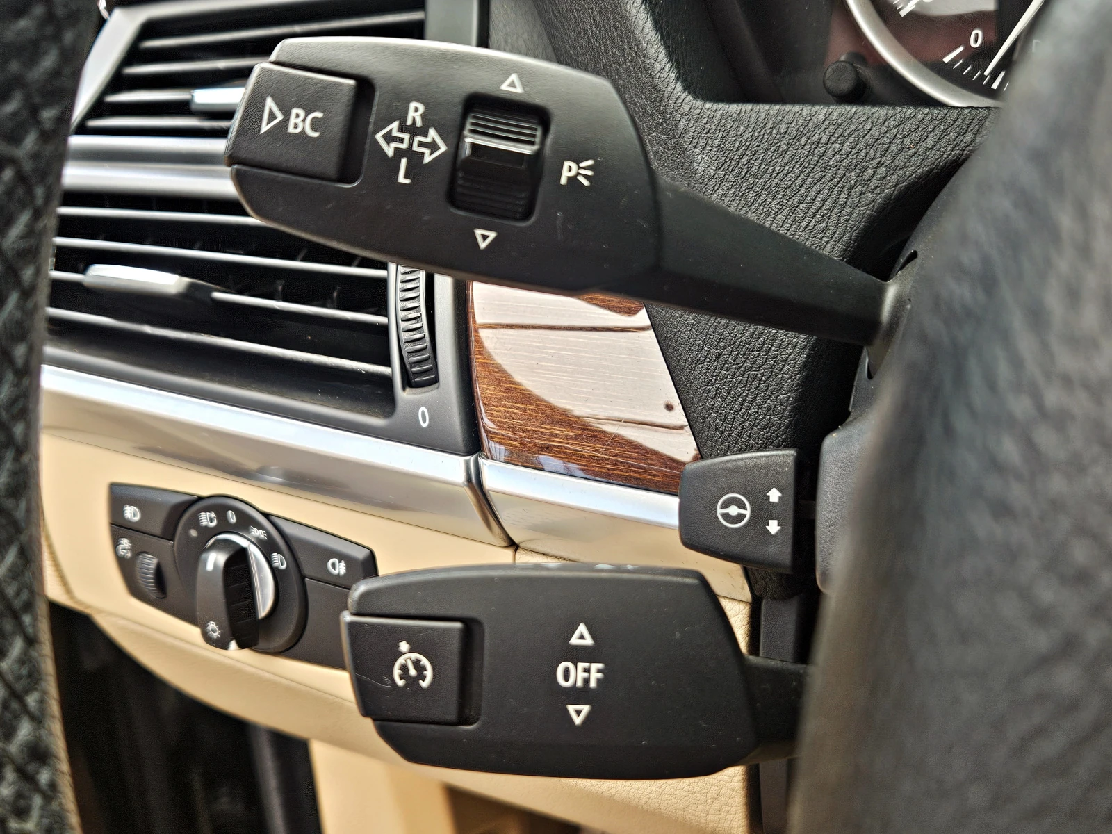 BMW X6 M/SHADOW LINE/CAMERA/МЕМОRY/ПЕЧКА/ТЕМПОМАТ/LIZ, снимка 13 - Автомобили и джипове - 55102867