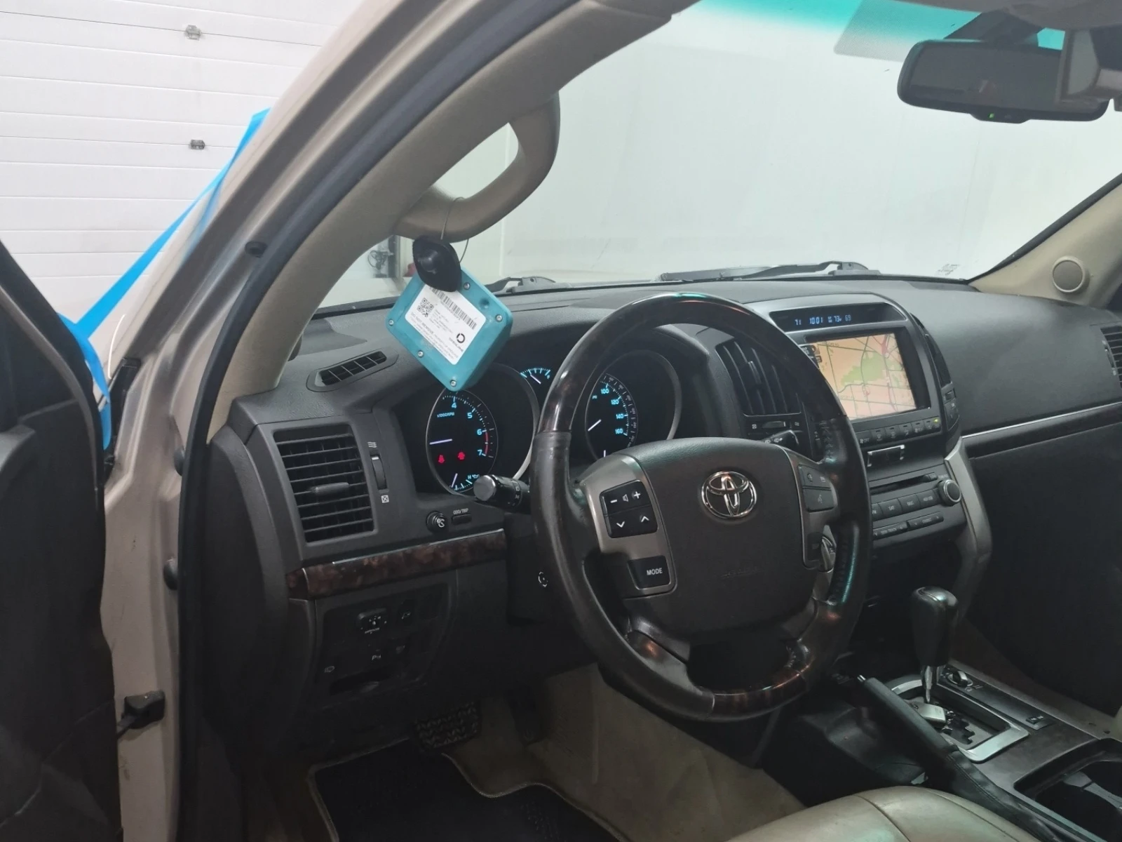 Toyota Land cruiser 5.7 V8 * * 7 МЕСТЕН * * CARFAX * * АВТО КРЕДИТ * *, снимка 7 - Автомобили и джипове - 55239832