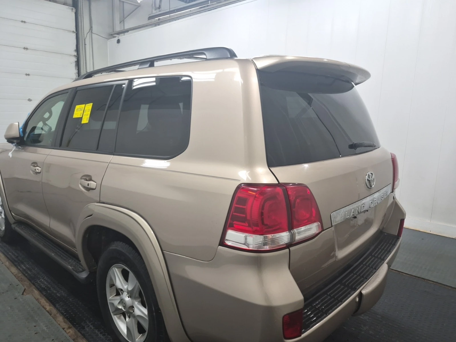 Toyota Land cruiser 5.7 V8 * * 7 МЕСТЕН * * CARFAX * * АВТО КРЕДИТ * *, снимка 6 - Автомобили и джипове - 55239832