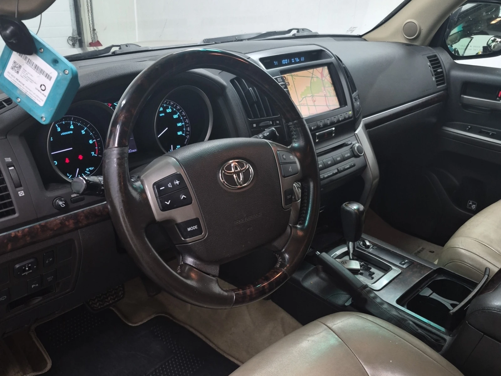 Toyota Land cruiser 5.7 V8 * * 7 МЕСТЕН * * CARFAX * * АВТО КРЕДИТ * *, снимка 8 - Автомобили и джипове - 55239832