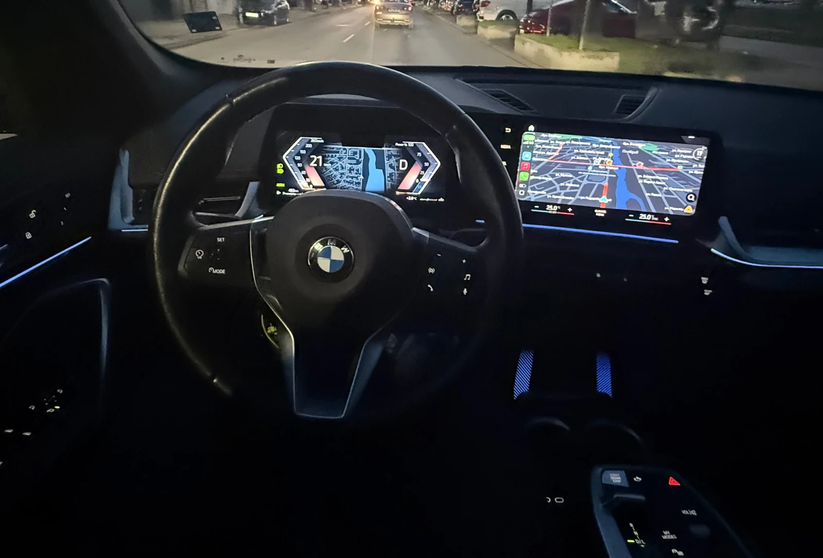 BMW X1 2.0d xLine LED/Distronic/Подгрев/Carplay, снимка 14 - Автомобили и джипове - 56275228