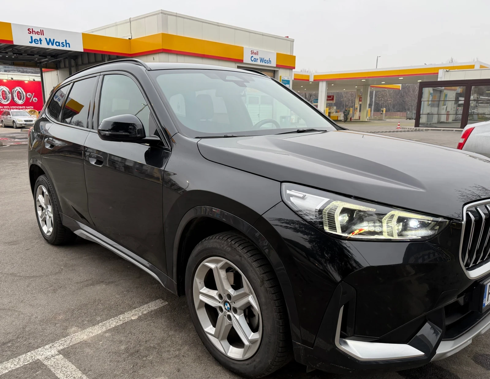 BMW X1 2.0d xLine LED/Distronic/Подгрев/Carplay, снимка 3 - Автомобили и джипове - 56275228