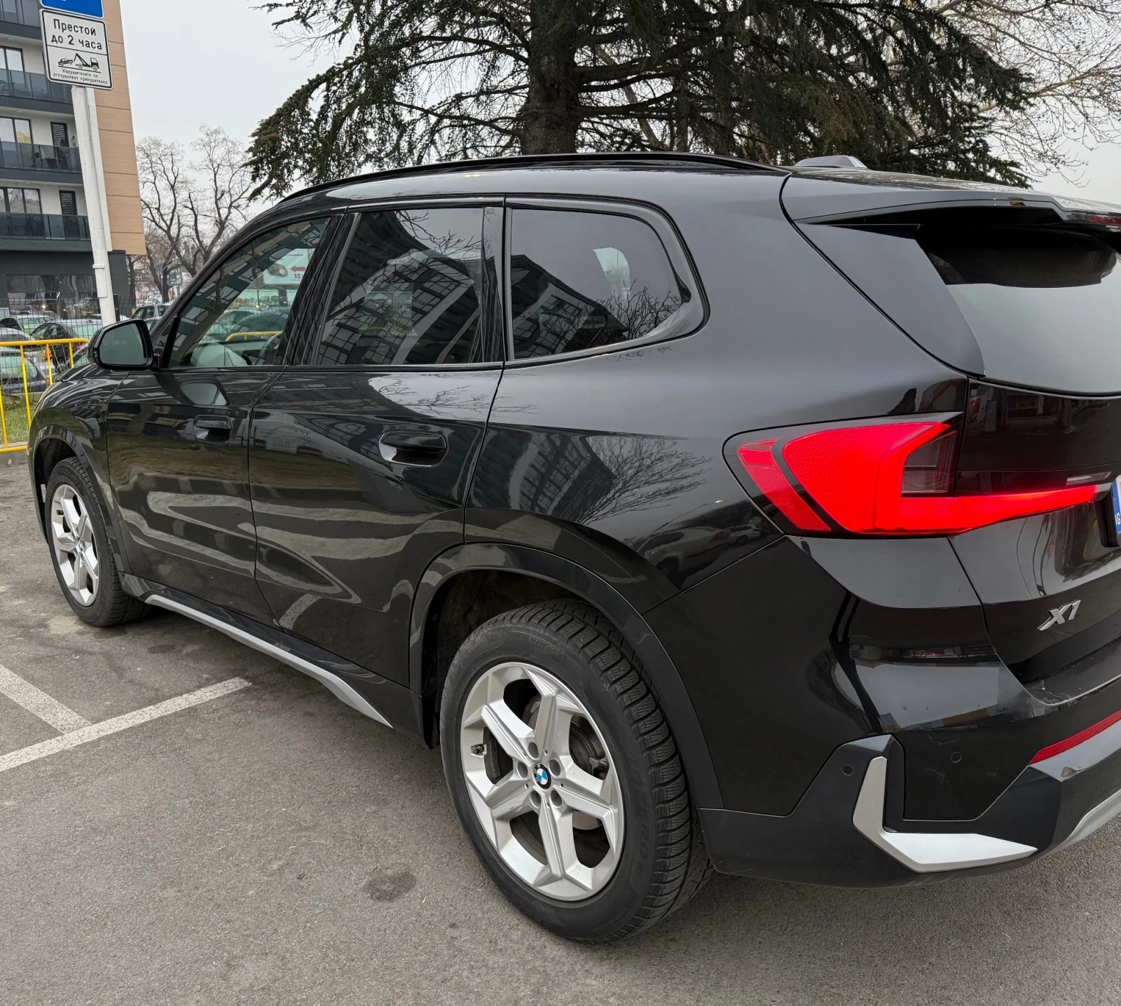 BMW X1 2.0d xLine LED/Distronic/Подгрев/Carplay, снимка 5 - Автомобили и джипове - 56275228