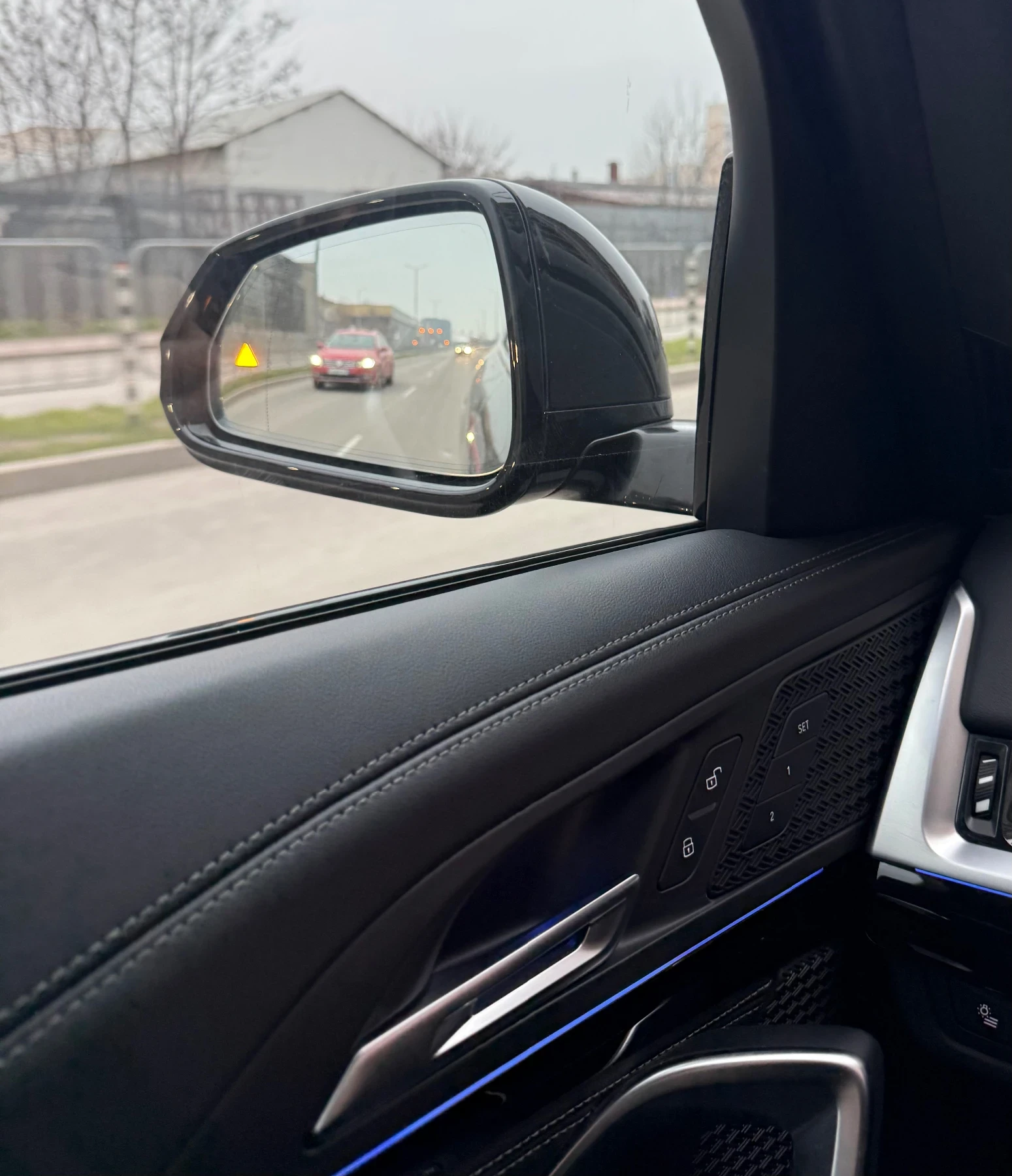 BMW X1 2.0d xLine LED/Distronic/Подгрев/Carplay, снимка 9 - Автомобили и джипове - 56275228