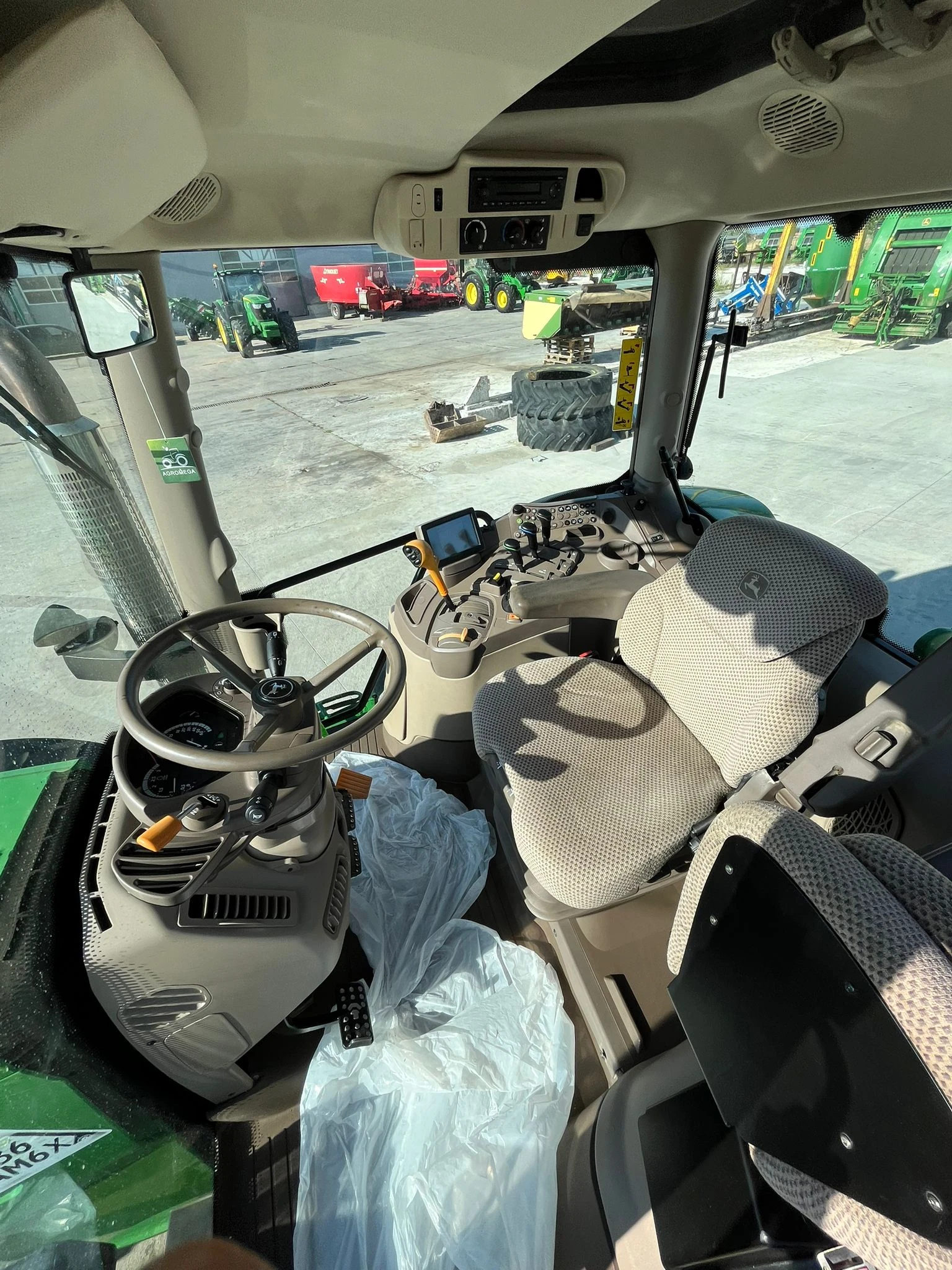  John Deere 6125R     20% | Mobile.bg   11