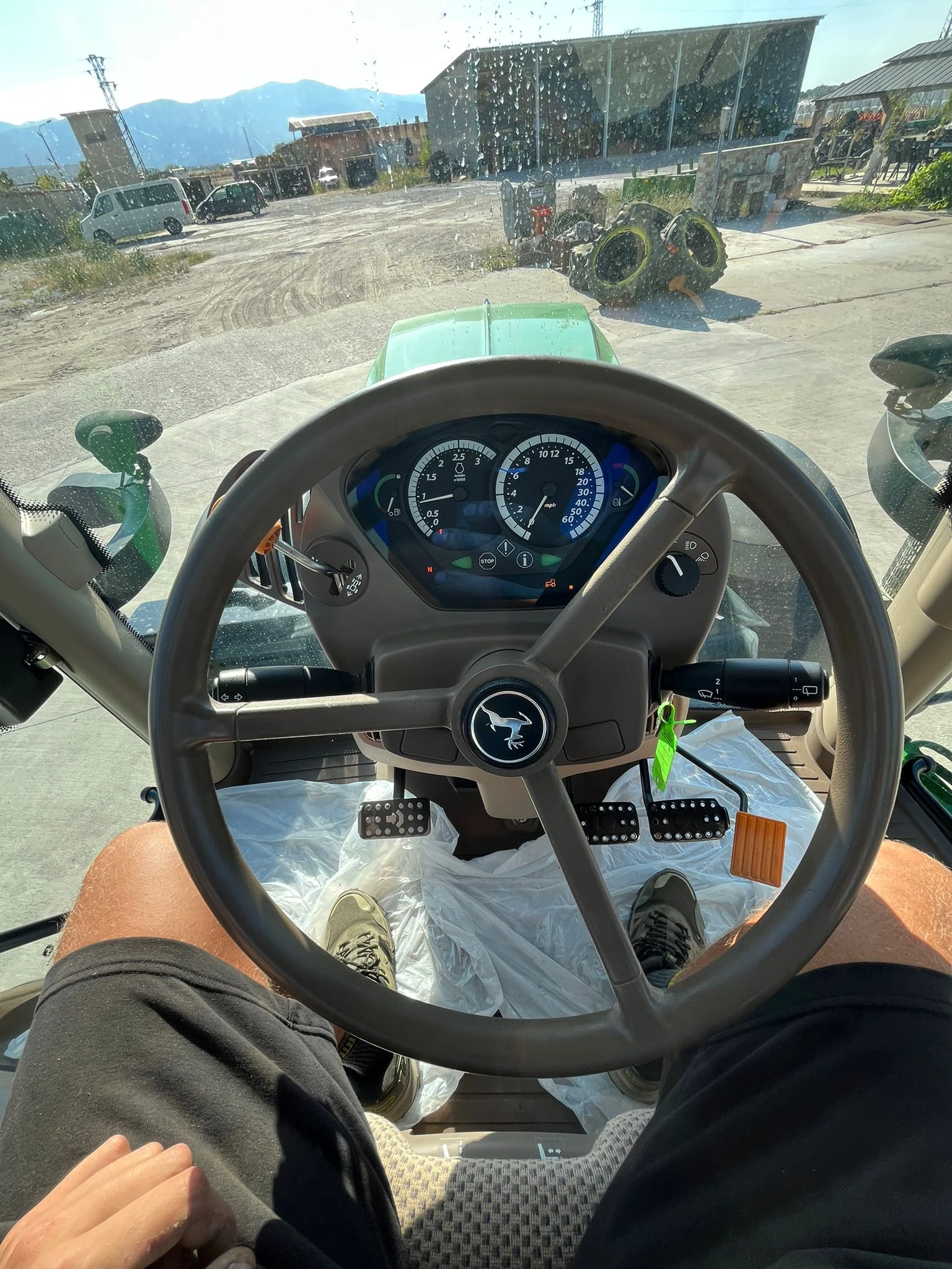  John Deere 6125R     20% | Mobile.bg   13