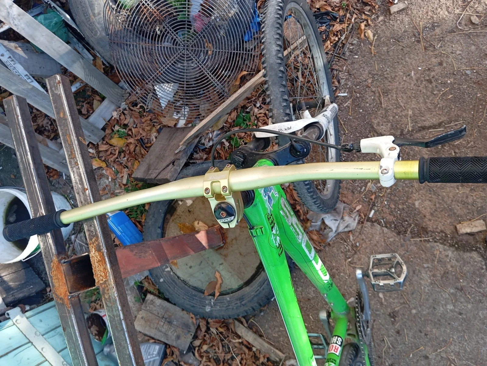  dexter  | Mobile.bg   5