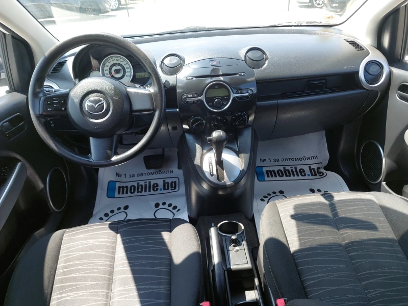 Mazda 2 1.5i Автоматик 110340км., снимка 14 - Автомобили и джипове - 46821435