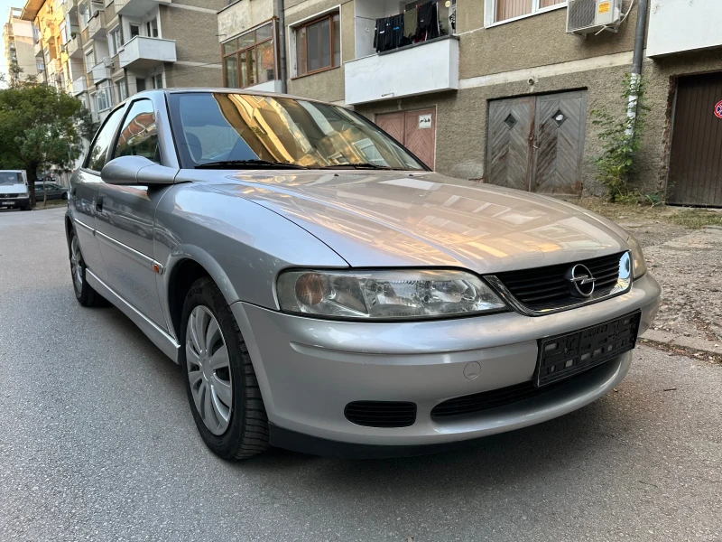 Opel Vectra B 1.6i Клима Фейс, снимка 2 - Автомобили и джипове - 47324944