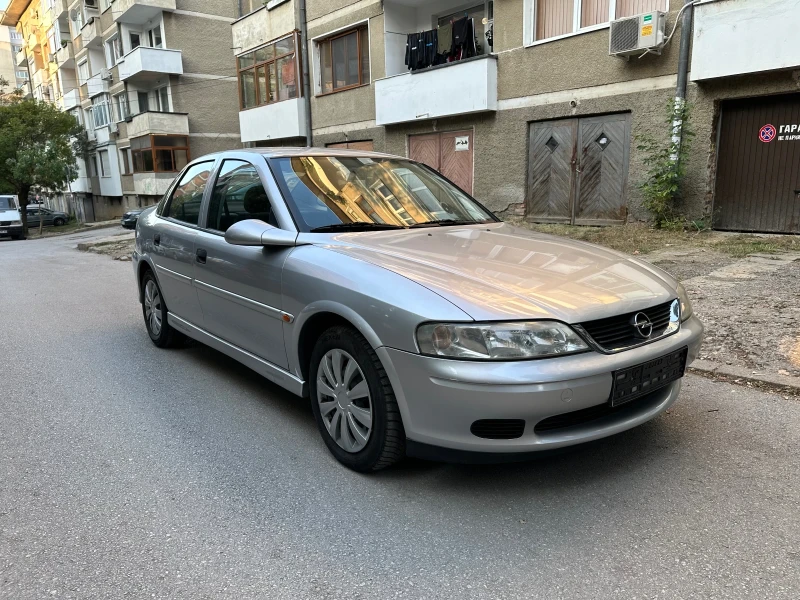 Opel Vectra B 1.6i Клима Фейс, снимка 1 - Автомобили и джипове - 47324944