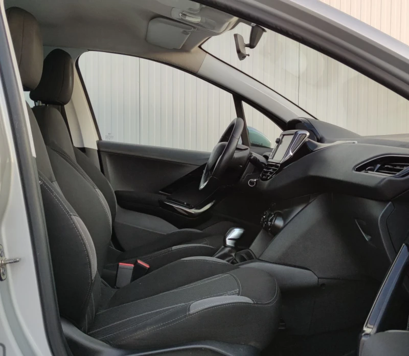 Peugeot 208 1.6HDI* 92к.с* , снимка 13 - Автомобили и джипове - 51418460