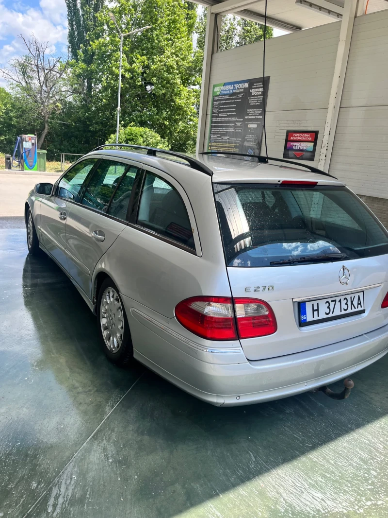 Mercedes-Benz E 270, снимка 3 - Автомобили и джипове - 52969878