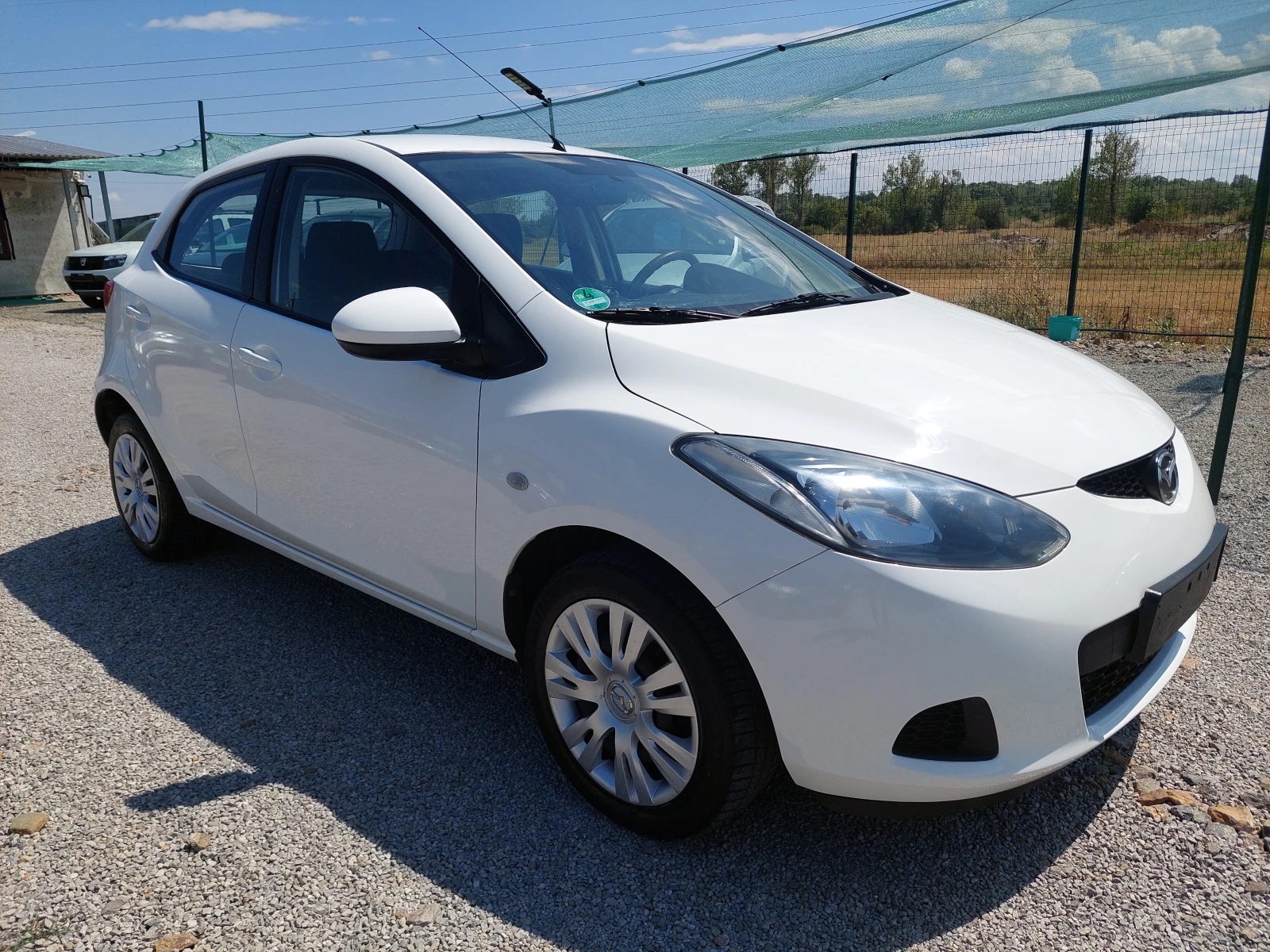 Mazda 2 1.5i Автоматик 110340км. - изображение 3