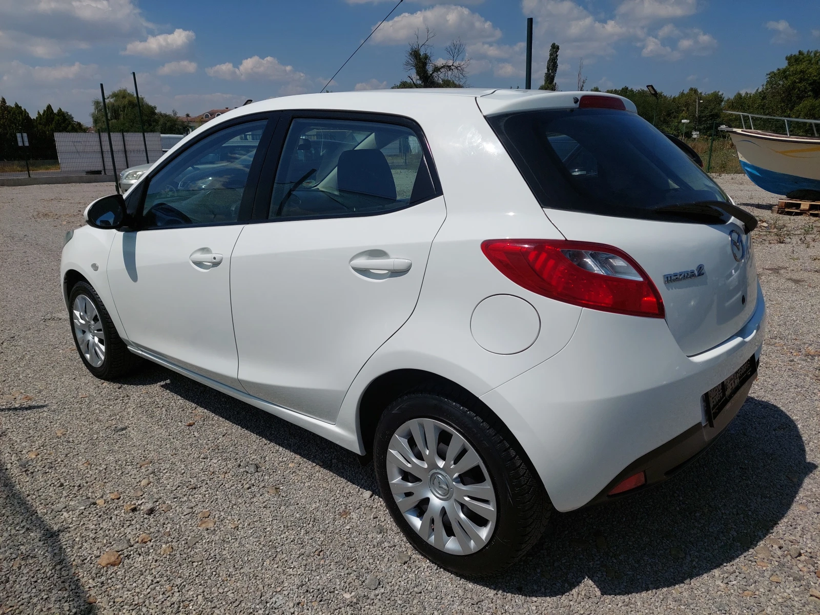 Mazda 2 1.5i Автоматик 110340км. - изображение 7