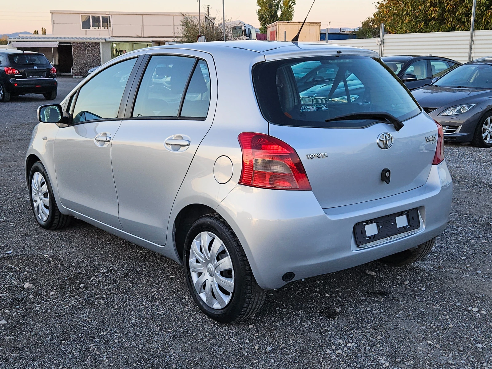 Toyota Yaris 1, 3I-Автоматик-ГАЗ - изображение 7