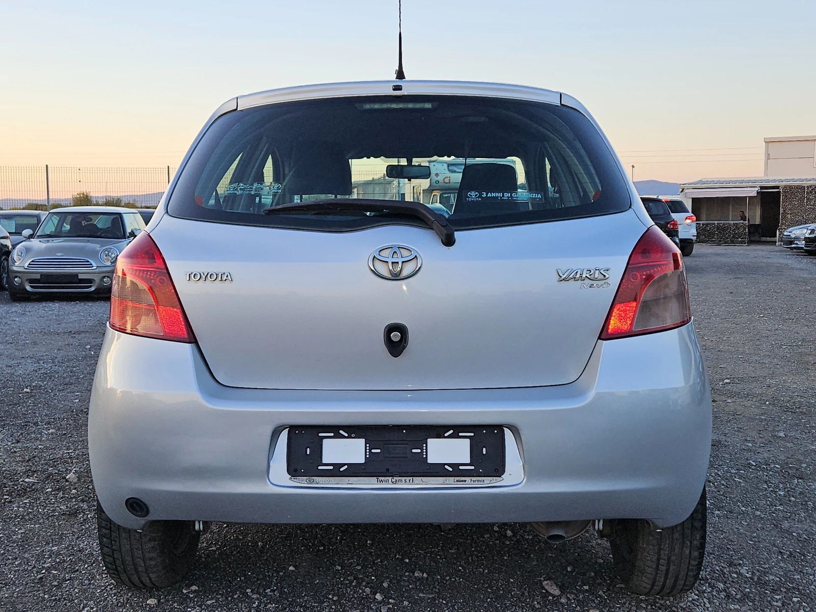 Toyota Yaris 1, 3I-Автоматик-ГАЗ - изображение 8