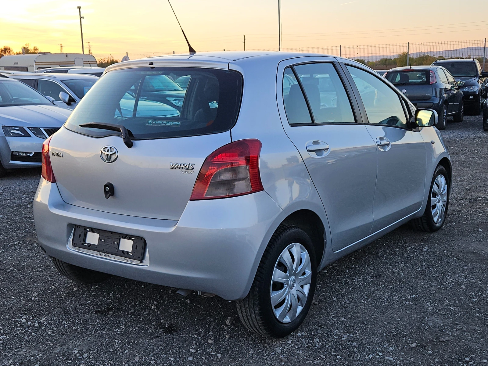 Toyota Yaris 1, 3I-Автоматик-ГАЗ - изображение 6