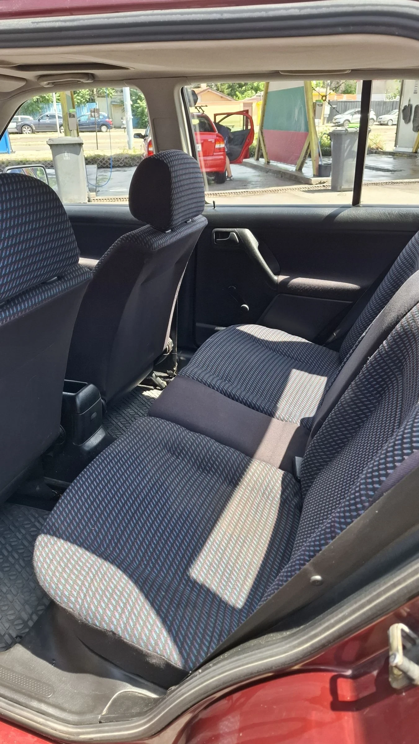VW Vento 1.8 90кс - изображение 7