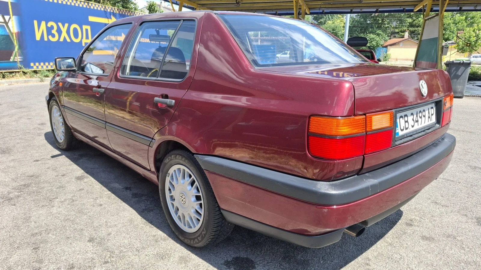 VW Vento 1.8 90кс - изображение 3