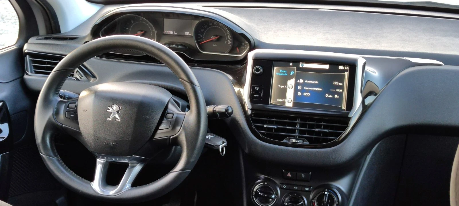 Peugeot 208 1.6HDI* 92.*  | Mobile.bg   12