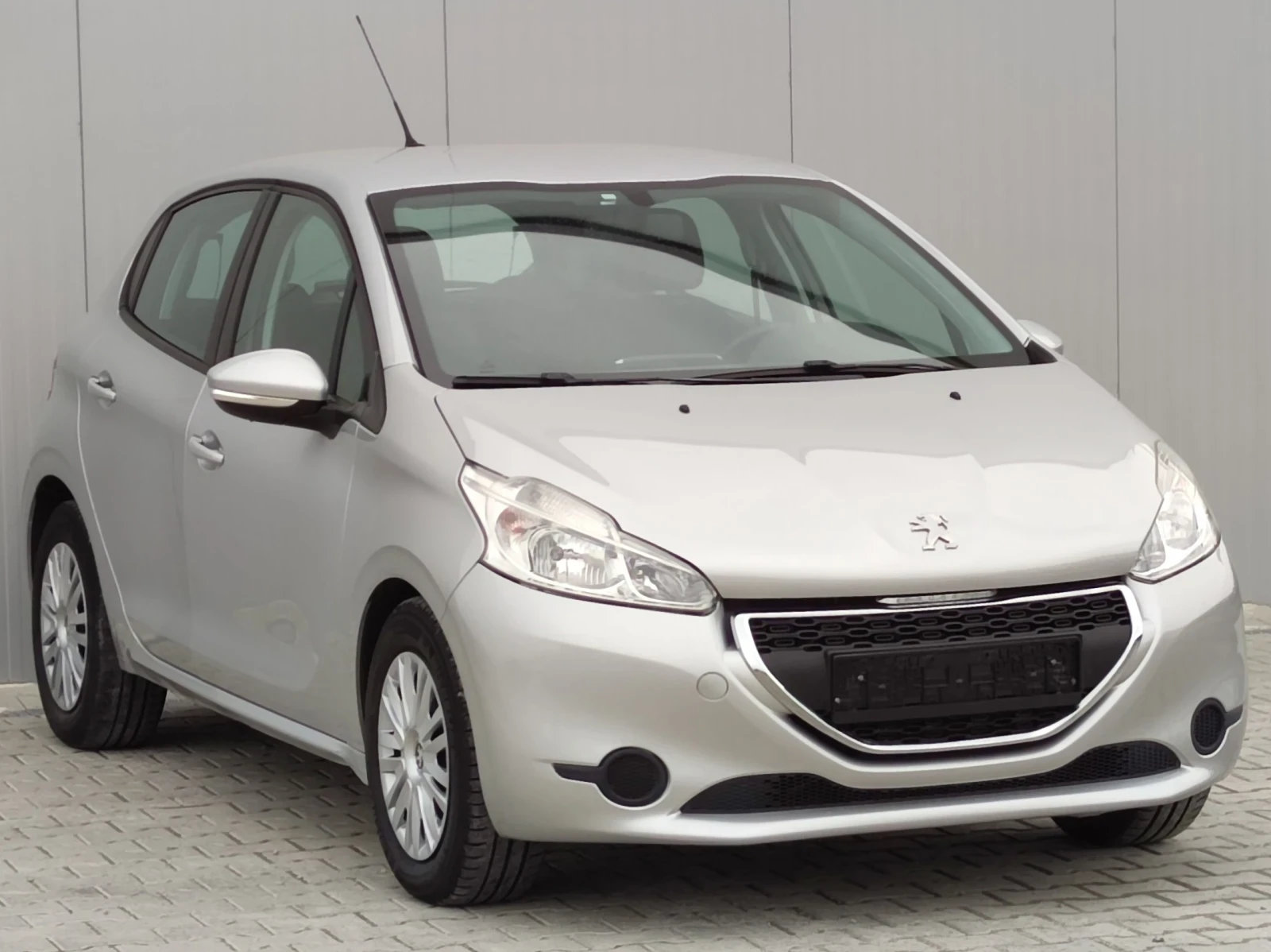 Peugeot 208 1.6HDI* 92к.с* 
