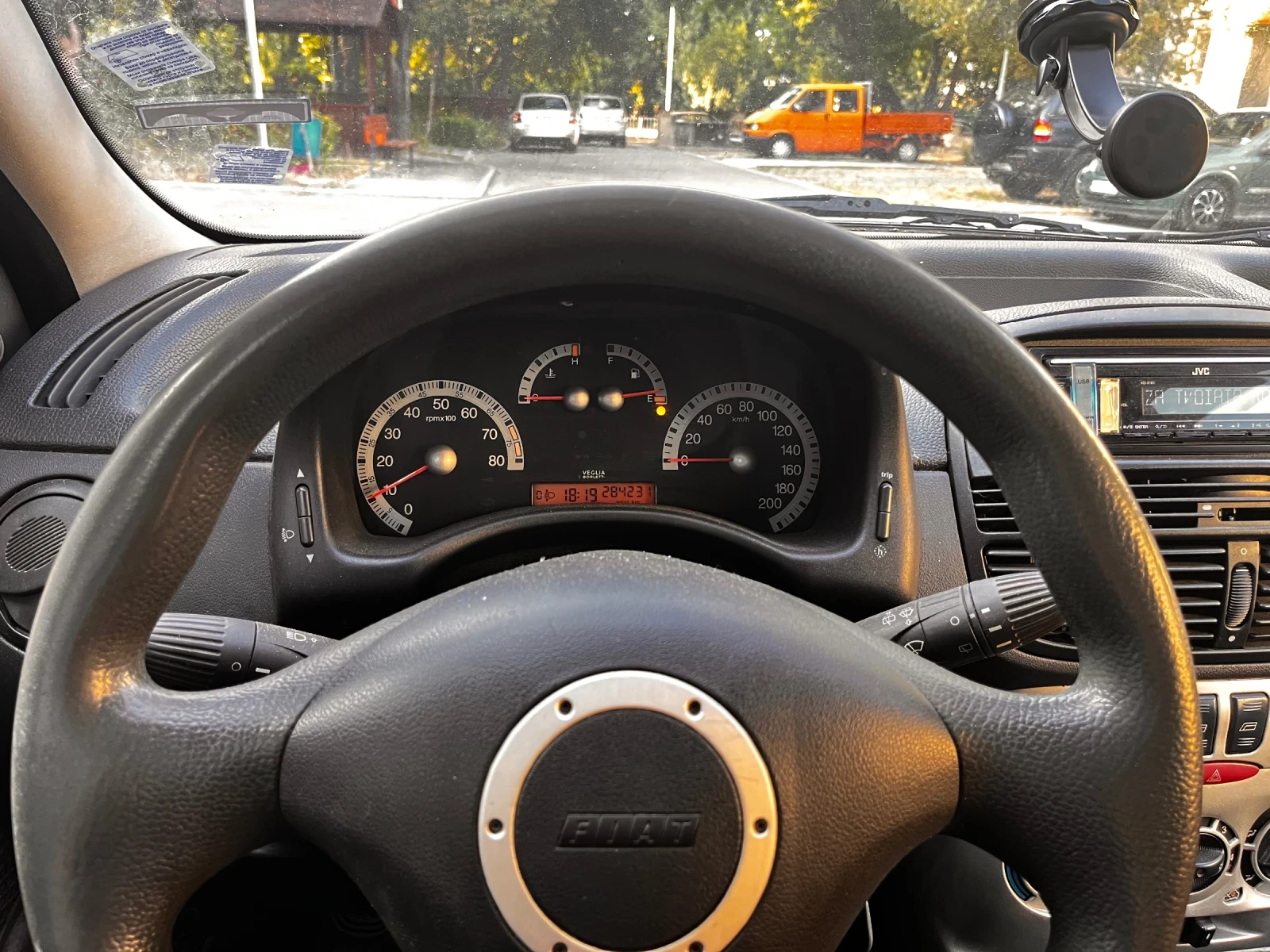 Fiat Punto Sporting 1.2 БЕНЗИН - изображение 6