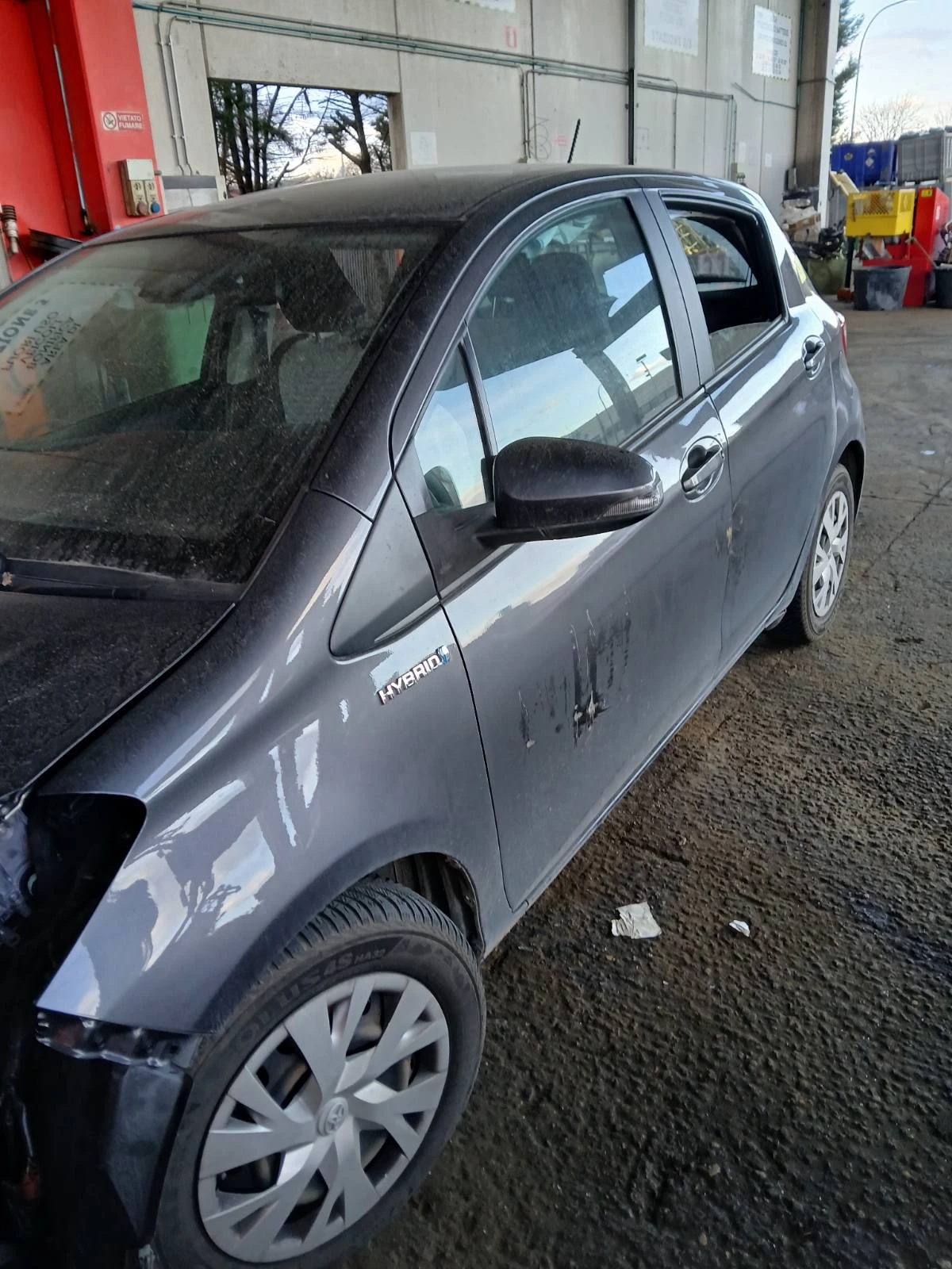 Toyota Yaris 1.5 HIBRID - изображение 5