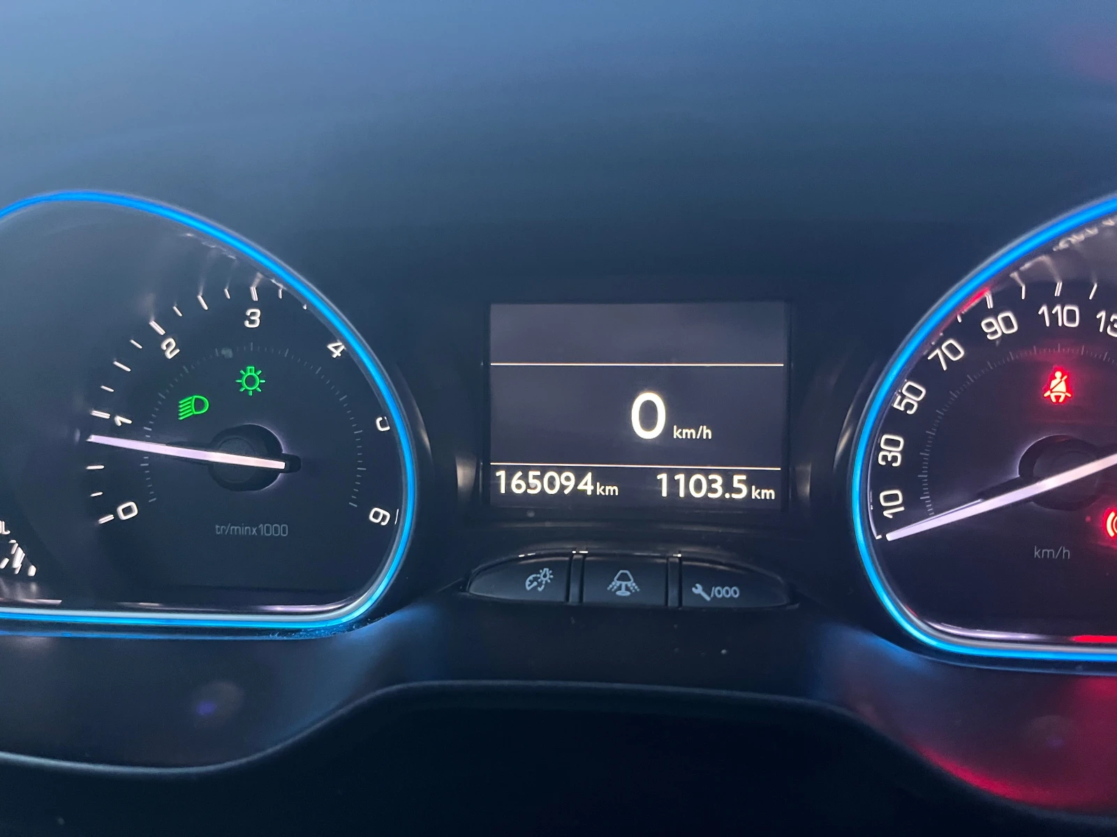 Peugeot 2008 1.6 HDI - изображение 7