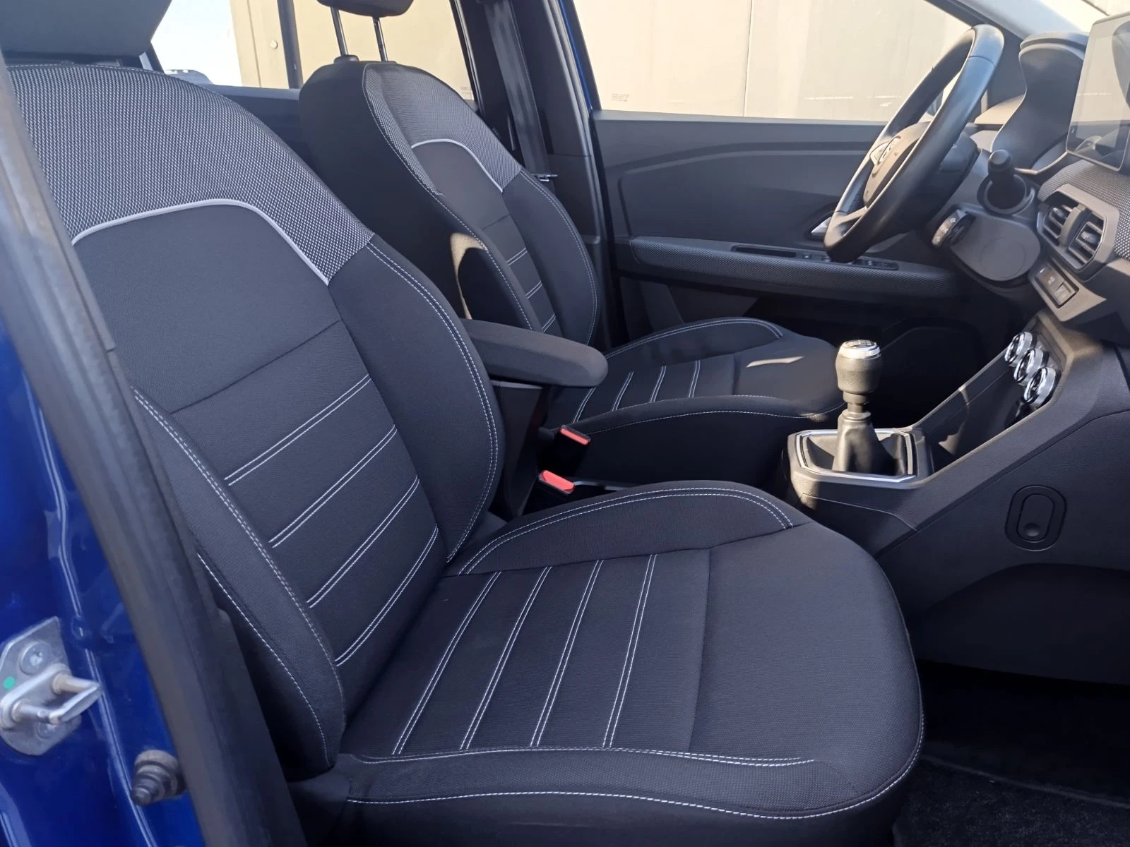 Dacia Jogger 1.0ECO-G 100к.с./ 6+ 1(места), снимка 13 - Автомобили и джипове - 53769728