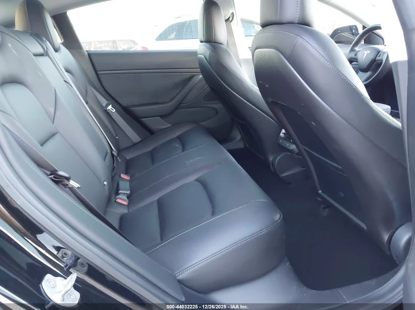 Tesla Model 3 Long Range/Mid Range, снимка 8 - Автомобили и джипове - 54307666