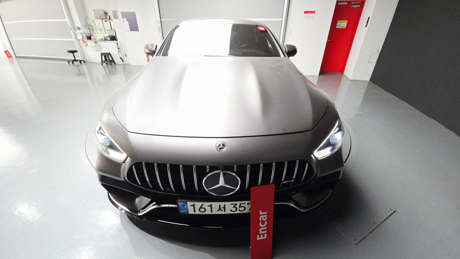 Mercedes-Benz GT 63AMG* S* HEADUP* ОБДУХ* МАСАЖ, снимка 4 - Автомобили и джипове - 54454007