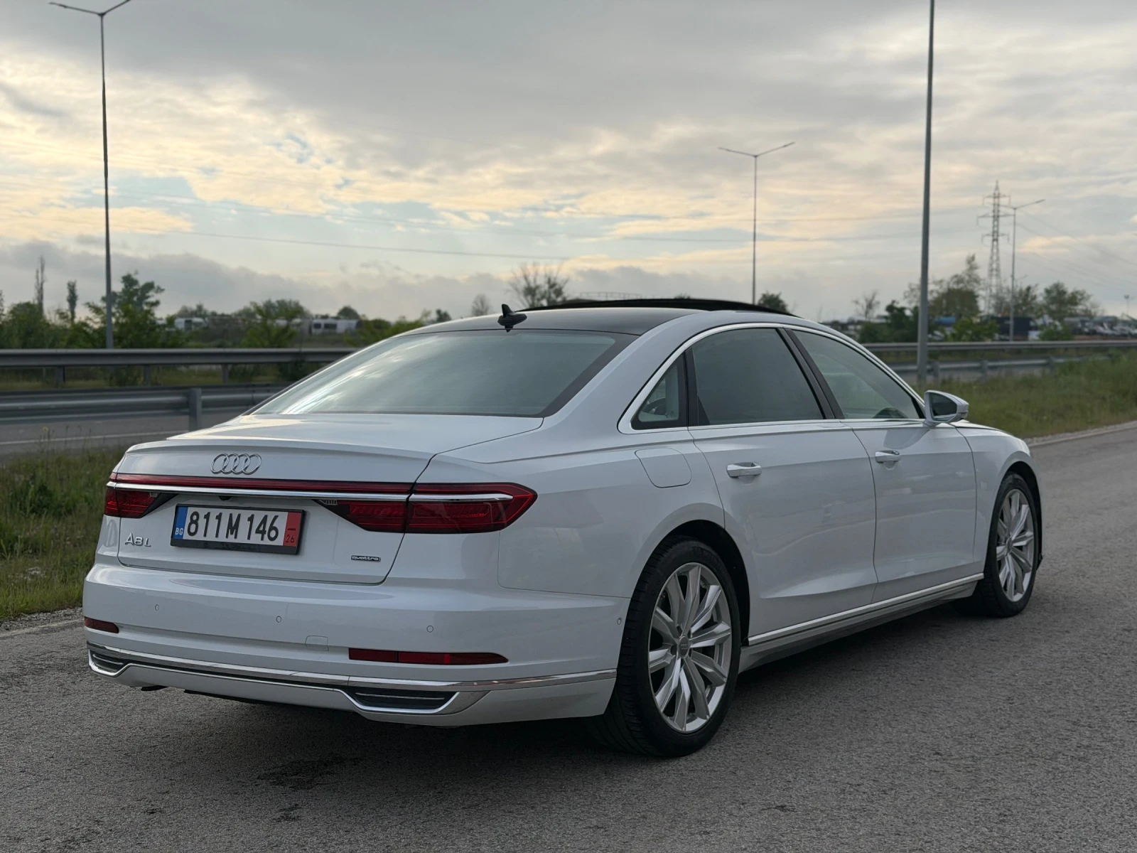 Audi A8 LONG 60000 KM, снимка 9 - Автомобили и джипове - 54502534