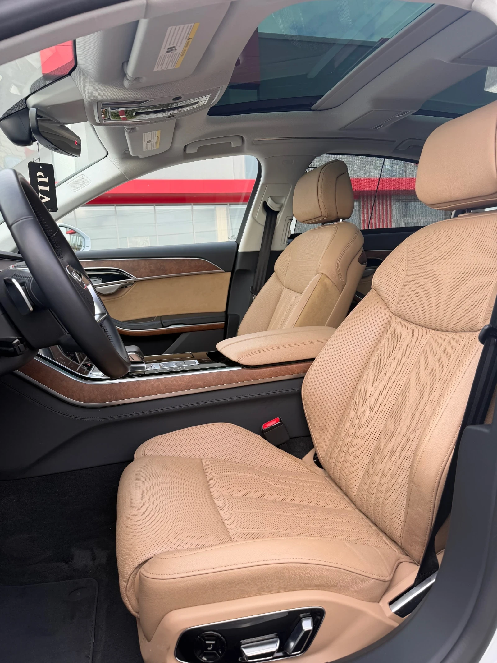 Audi A8 LONG 60000 KM, снимка 16 - Автомобили и джипове - 54502534