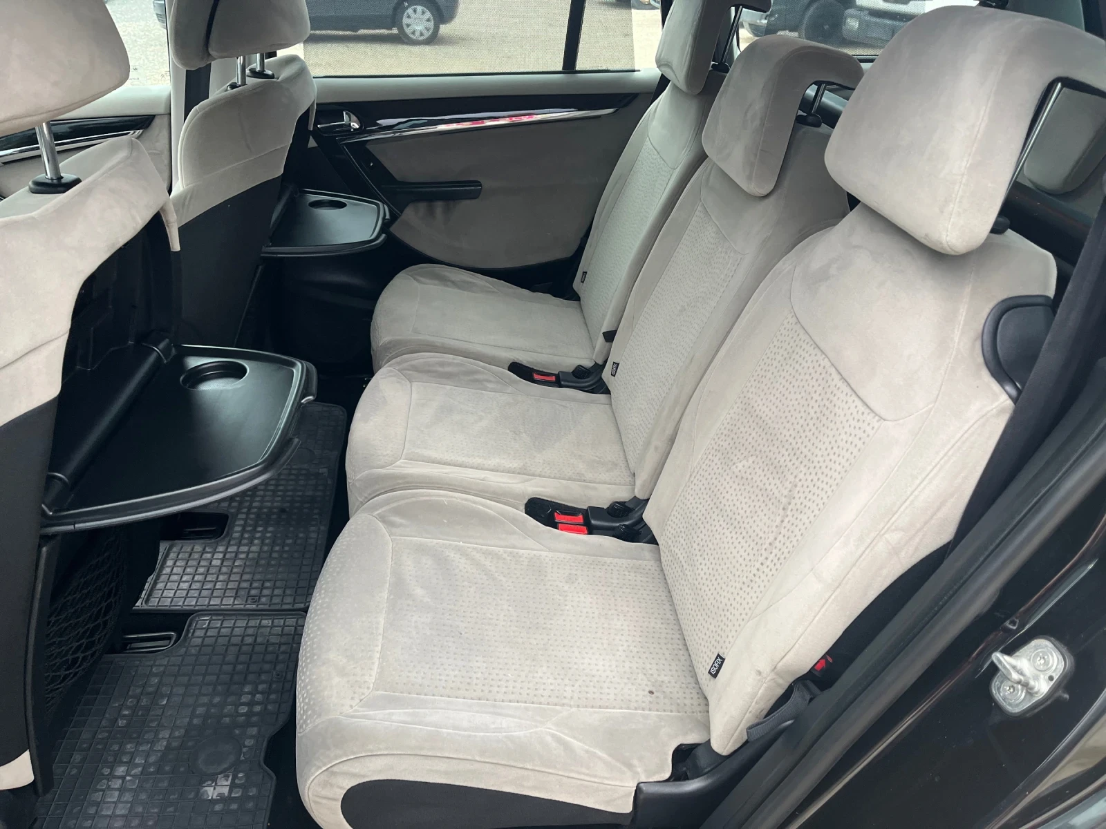 Citroen Grand C4 Picasso 2.0HDi Автоматик /7 местен , снимка 12 - Автомобили и джипове - 55227542